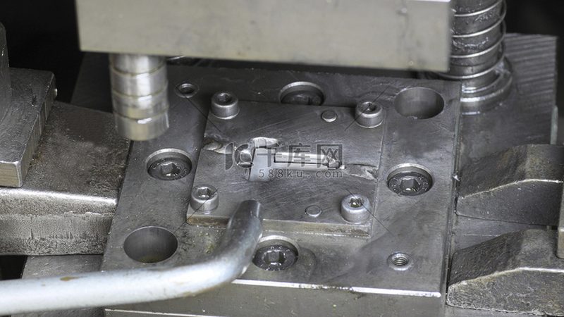 铝合金模具加工标准规范：工艺要点与质量控制