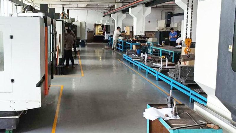 精密冲压模具定制：参数要求与关键考量