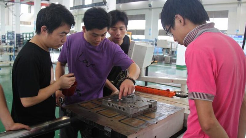 耐腐蚀塑料模具钢：如何选择合适材料**